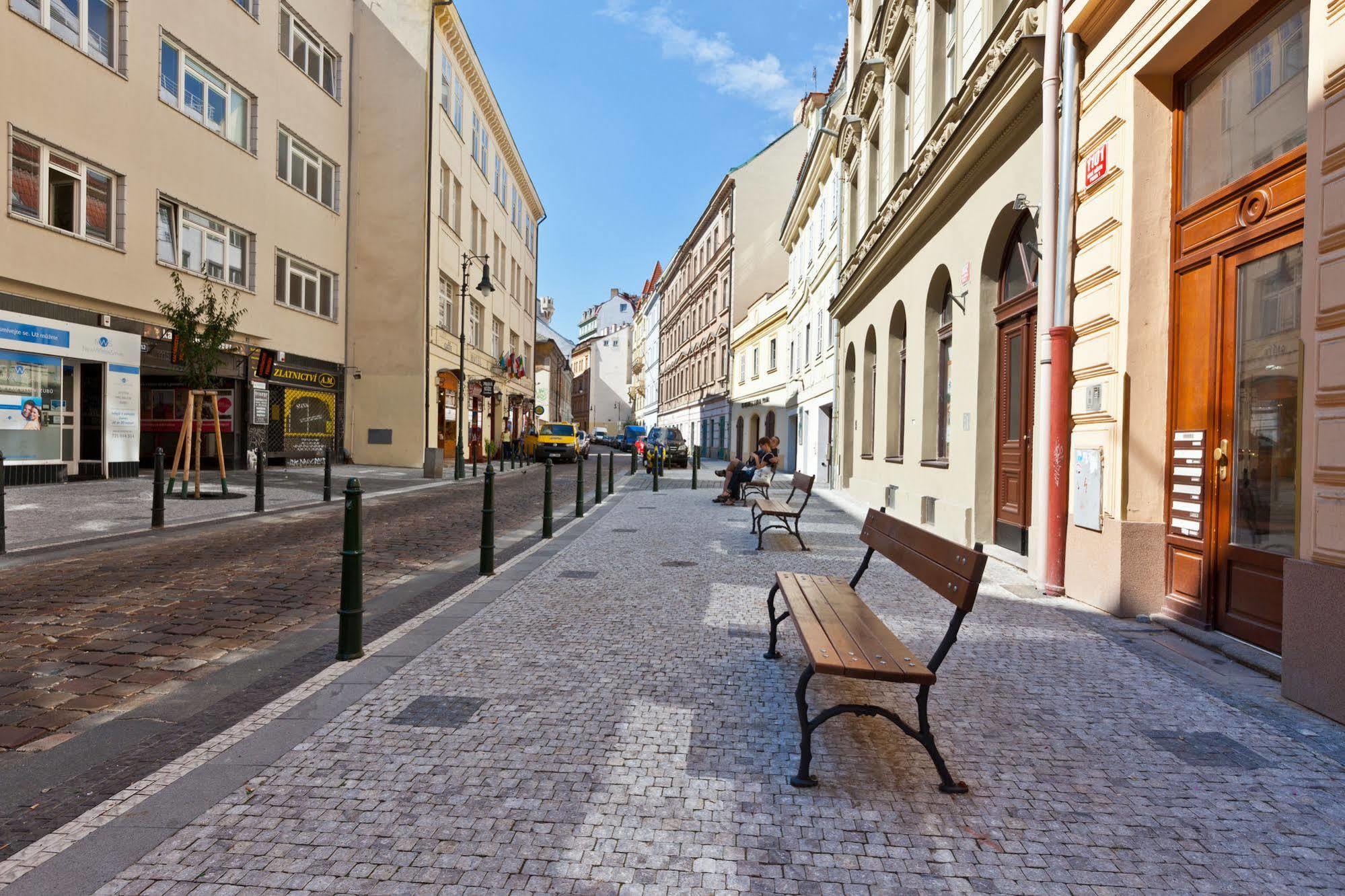 Lovely Prague Apartments - Truhlarska Exterior foto